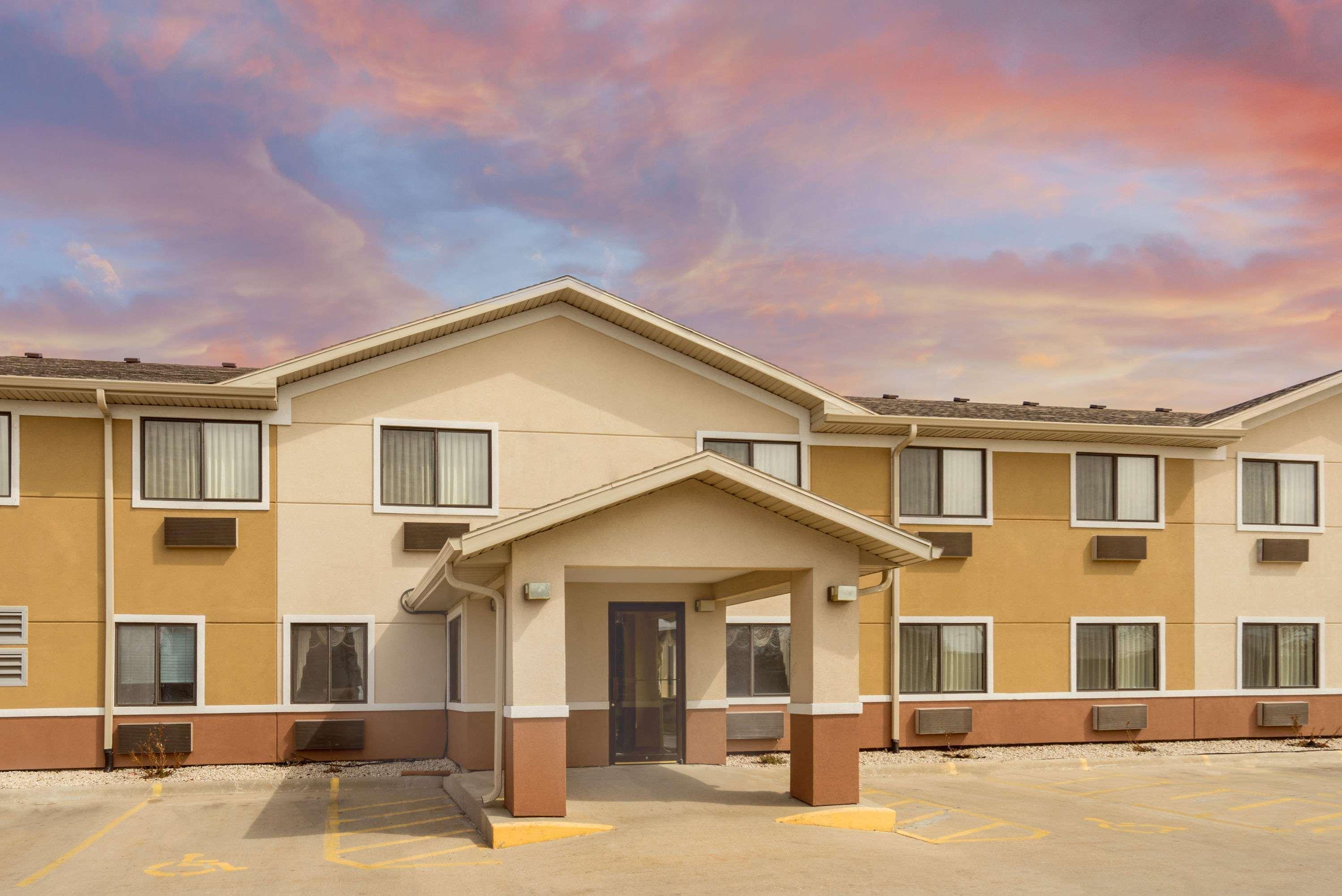 Super 8 By Wyndham Fond Du Lac Exterior foto